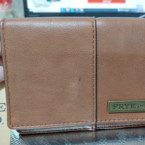 Frye and Co Wallet Nice and Thin To Carry Around - Picture 7 of 8